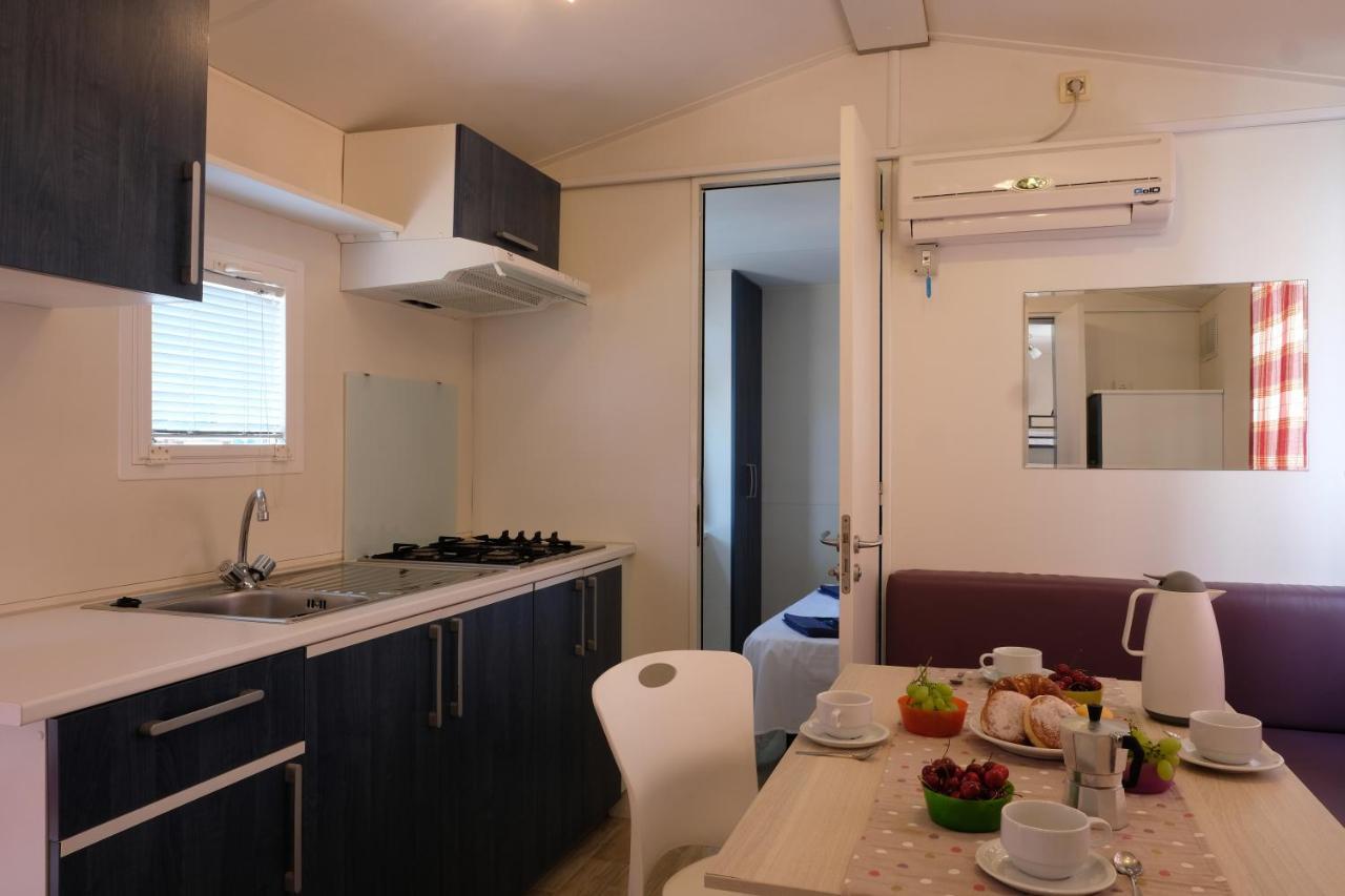 Happy Camp Mobile Homes In Camping Golden Sunset Alissos 外观 照片